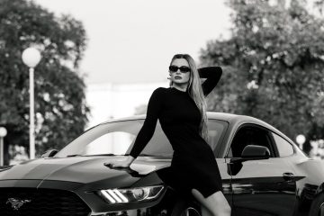 Стилна елегантна рокля от Daphne.bg